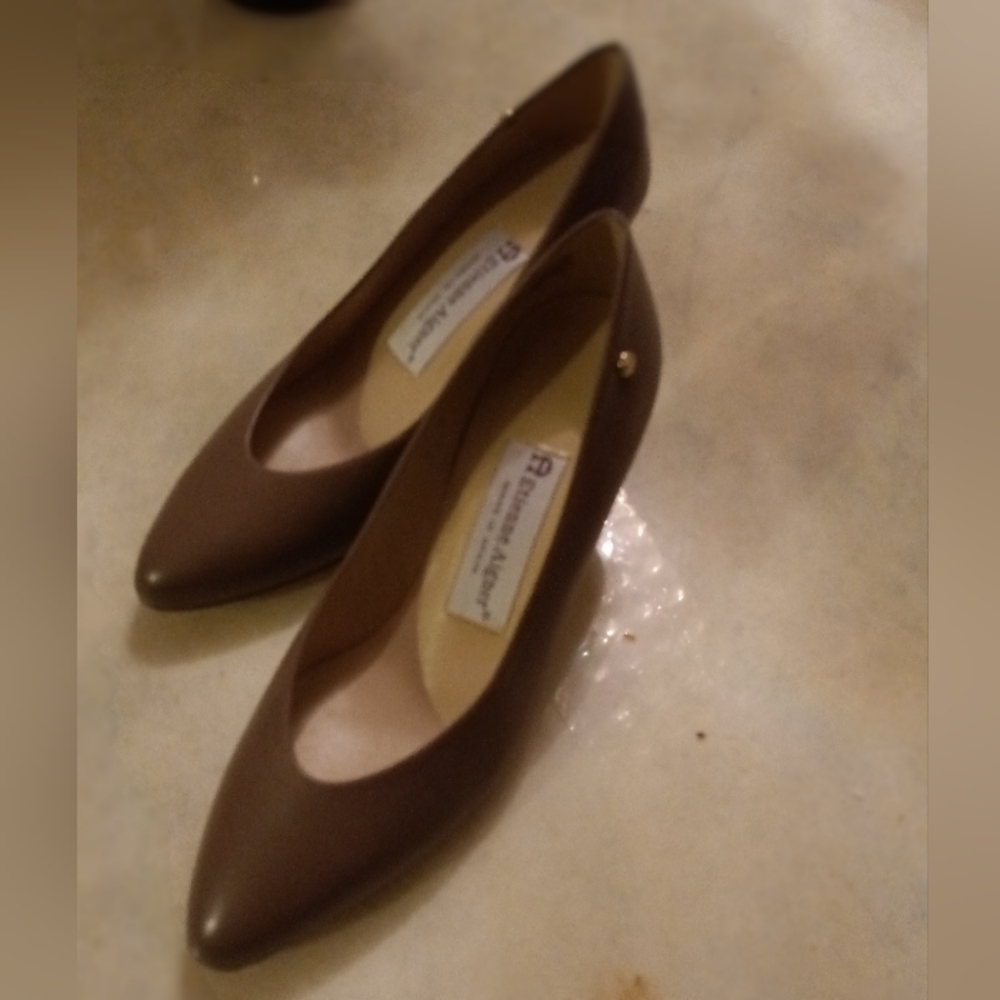 Etienne Aigner Tan Heels Size 5.5